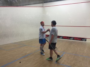 Stefan Sacher beim Handshake mit Martin Augst nach dem Finalsieg